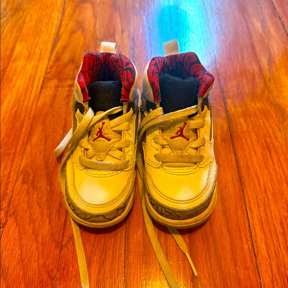 Baby Jordan Retro 3